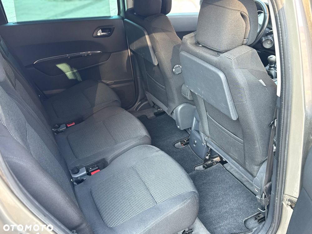 Peugeot 5008 - 12