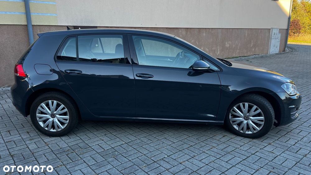 Volkswagen Golf - 22