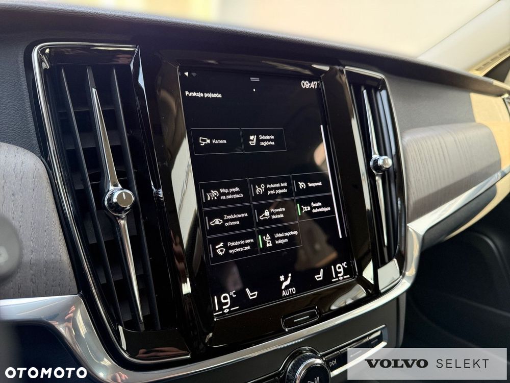 Volvo V90 Cross Country - 21