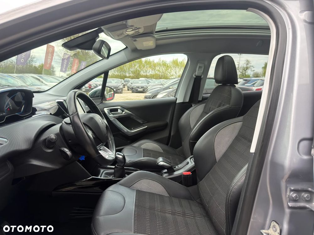 Peugeot 2008 1.2 Pure Tech GPF Allure S&S - 27