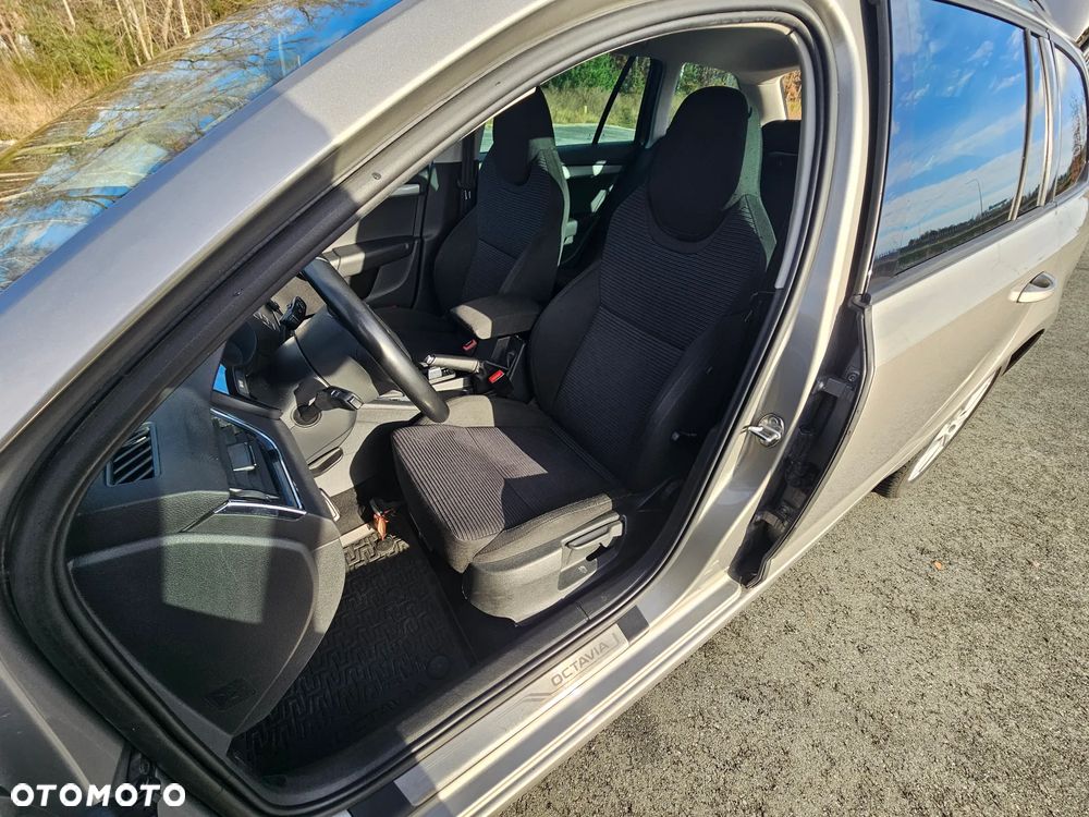 Skoda Octavia 2.0 TDI Ambition DSG - 16