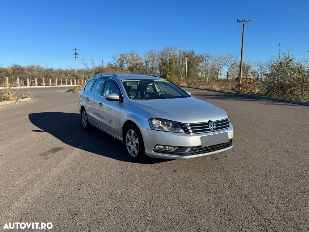 Volkswagen Passat - 1