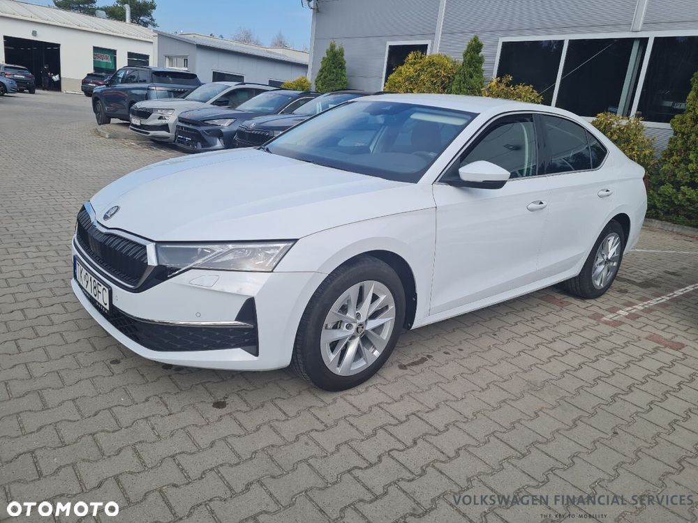 Skoda Octavia 1.5 TSI mHEV Selection DSG - 2