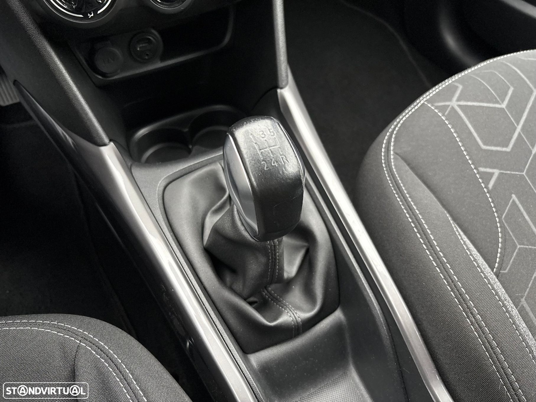 Peugeot 2008 1.2 PureTech Style - 36