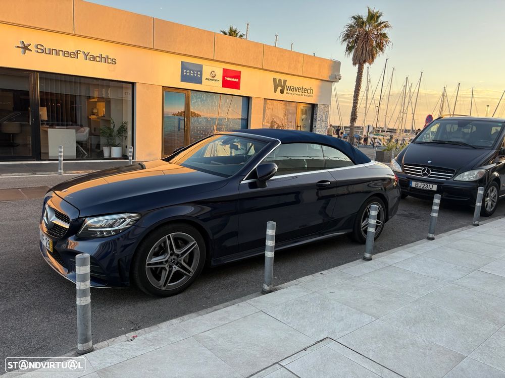 Mercedes-Benz 220 - 1