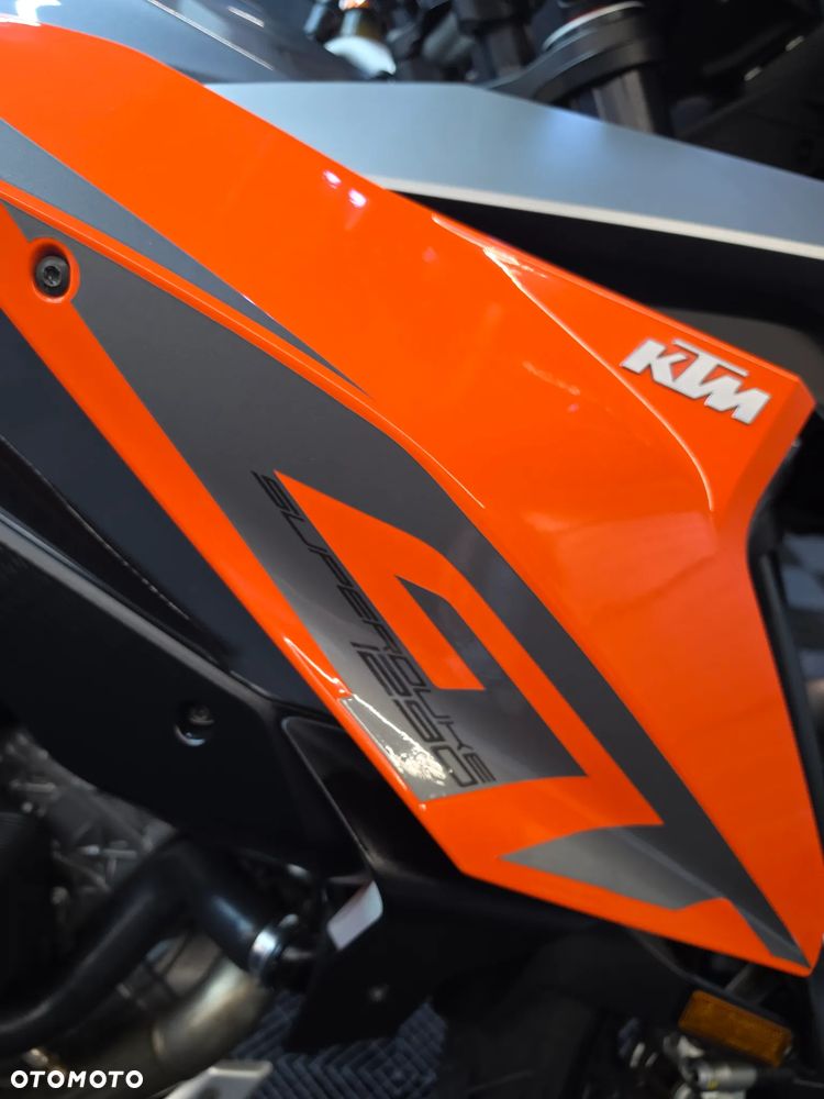 KTM Super Duke - 26