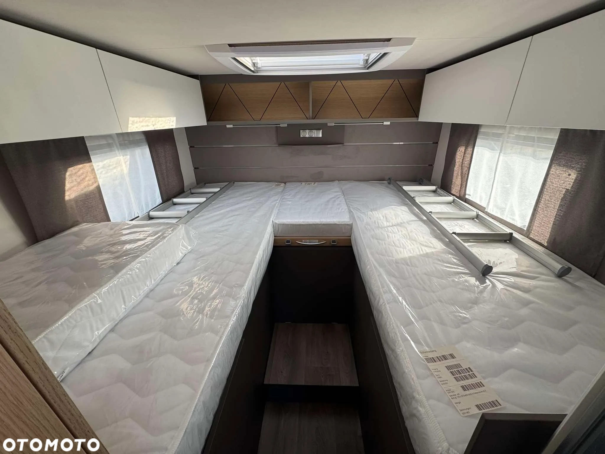 LMC Tourer Lift H730G - Kamper o DMC 3500kg dla 5ciu osób! - 25