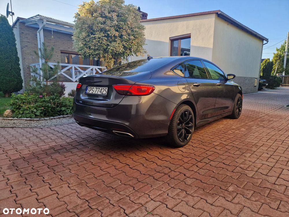 Chrysler 200 - 4