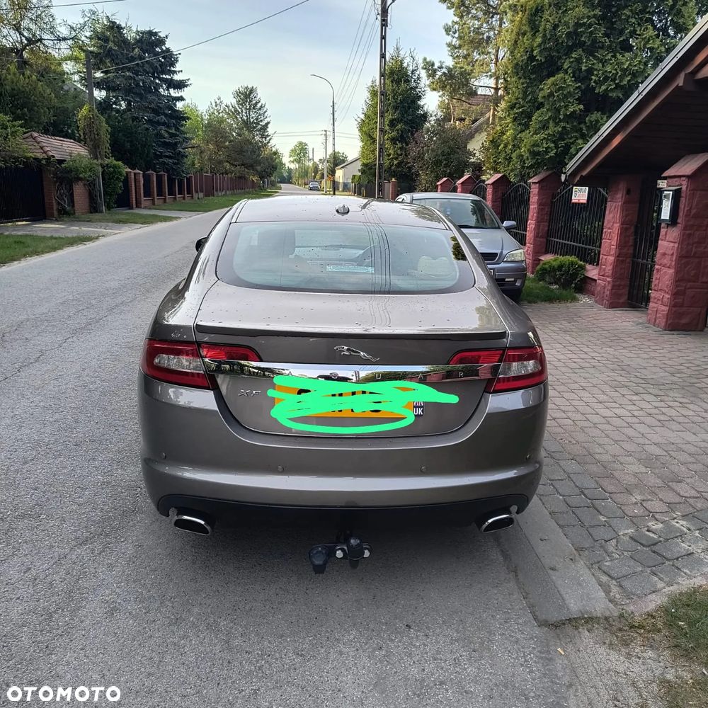 Jaguar XF - 4