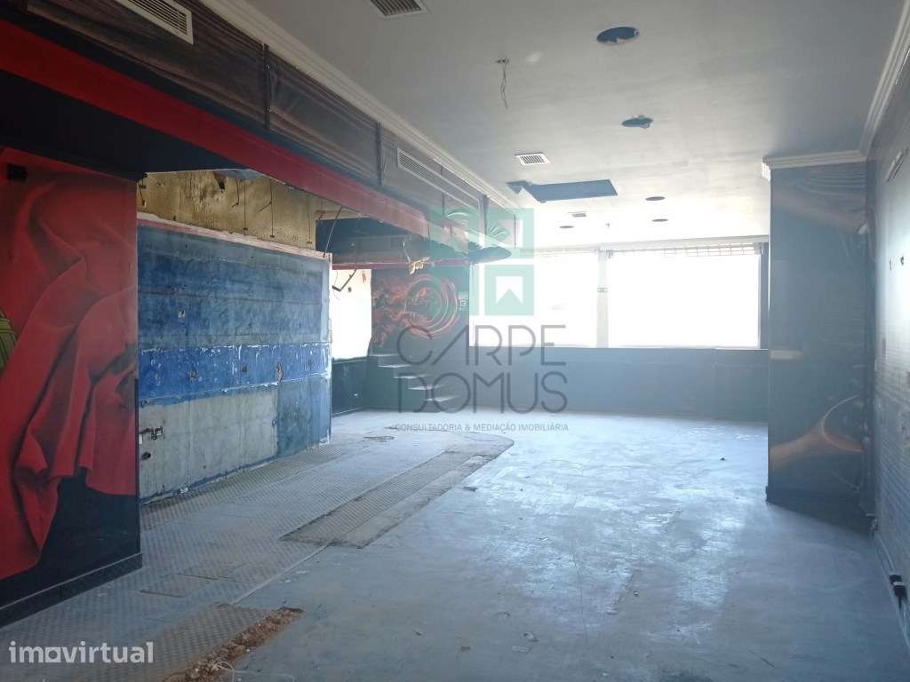 Espaço Comercial, com 4 estacionamentos, na Quinta do Bom Nome, Car... - Grande imagem: 5/13