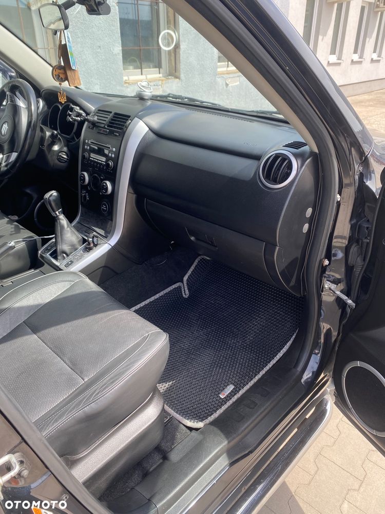 Suzuki Grand Vitara 2.4 Premium - 9