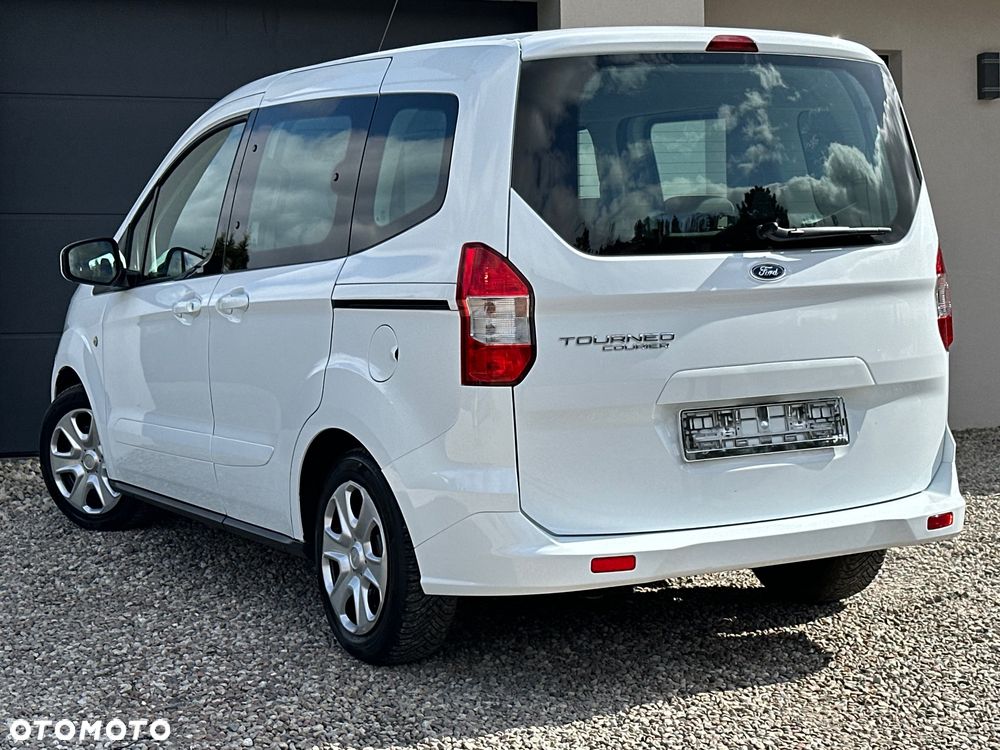 Ford Tourneo Courier 1.5 TDCi S&S Ambiente - 19