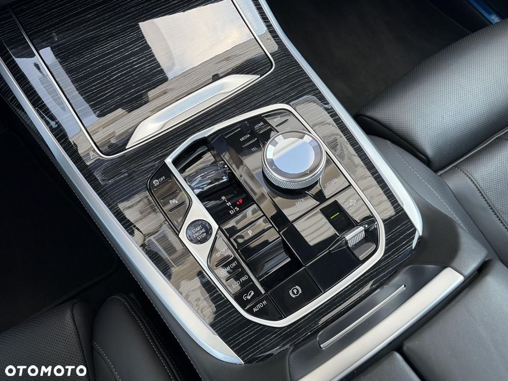 BMW X7 - 16