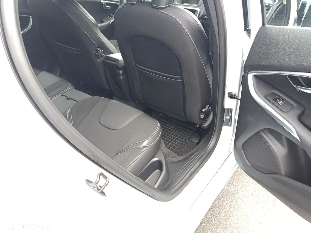 Volvo V40 D3 - 15
