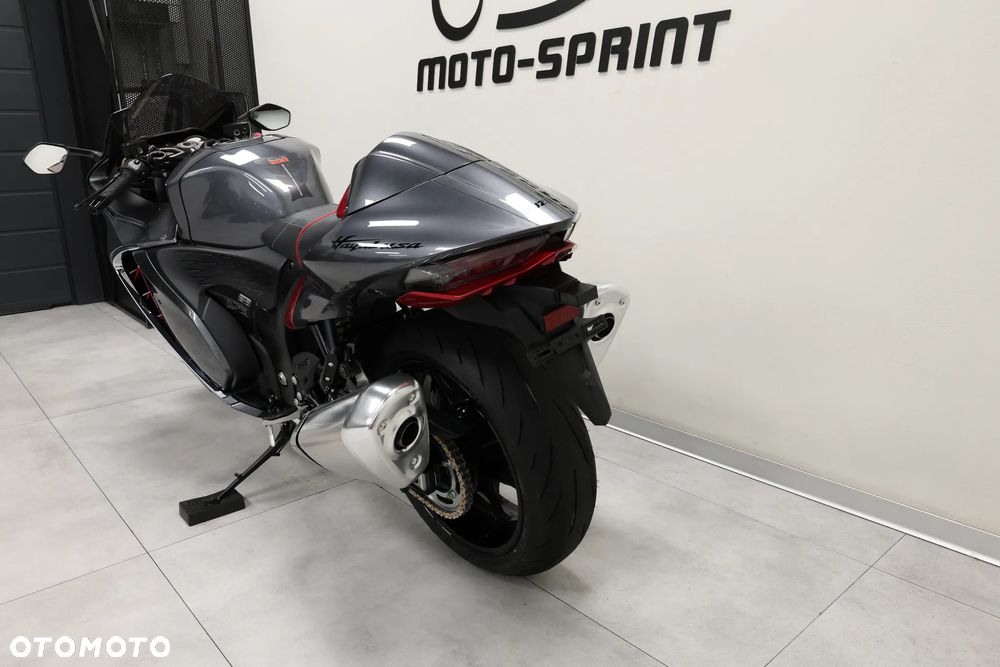 Suzuki GSX - 17