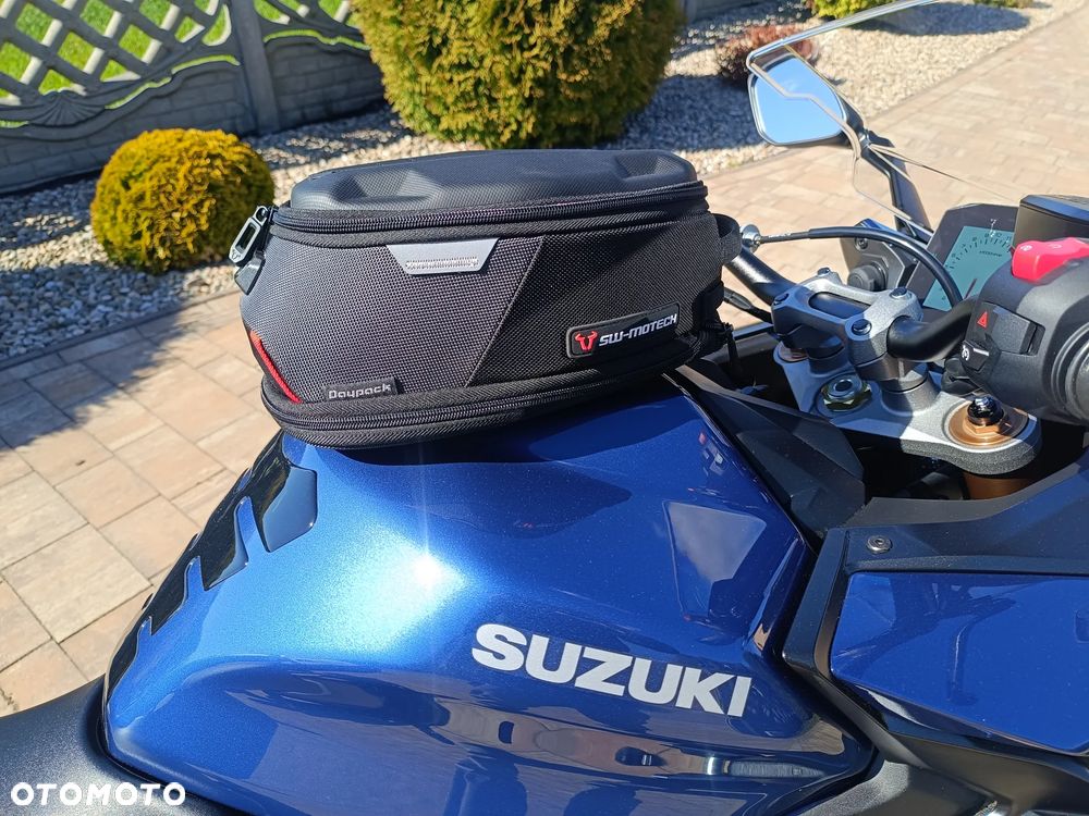 Suzuki GSX 1000 - 28