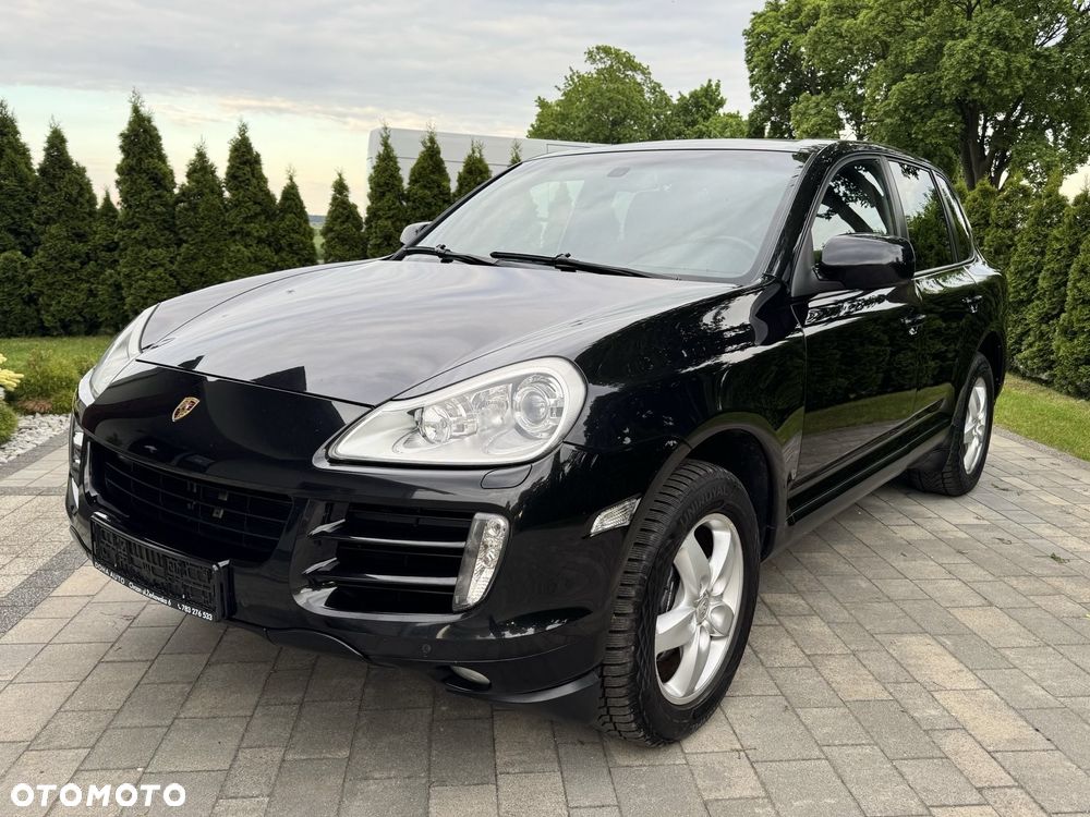 Porsche Cayenne - 1