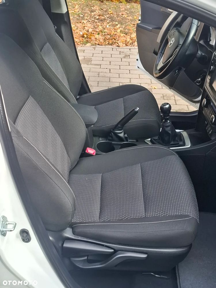 Toyota Auris 1.6 Premium Comfort - 16