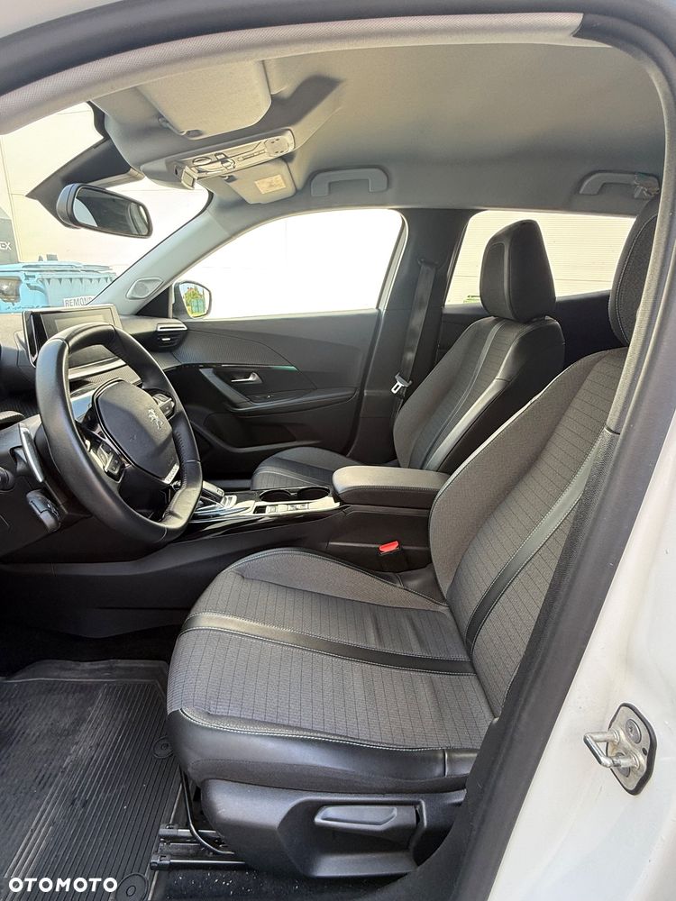 Peugeot 2008 1.5 BlueHDi Allure Pack S&S EAT8 - 22