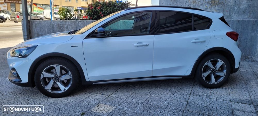 Ford Focus 1.0 EcoBoost Active X - 4
