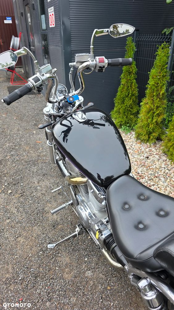 Suzuki Intruder - 16