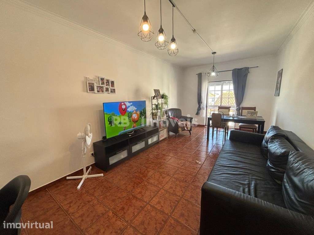 Apartamento T2 c/ Varanda e Sótão em Fazendas de Almeirim - Confort... - Grande imagem: 2/13