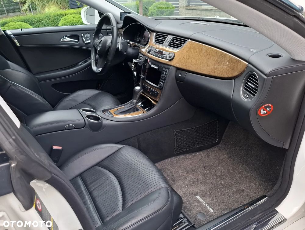 Mercedes-Benz CLS 63 AMG 7G-TRONIC - 14