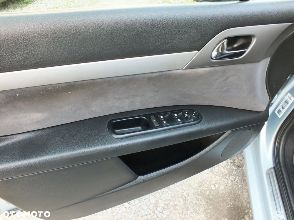 Peugeot 407 - 4