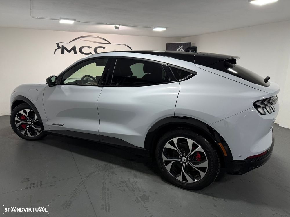 Ford Mustang Mach-E Alargada AWD - 12