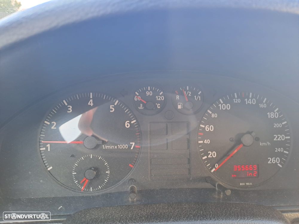 Audi A4 1.6 Plus - 2