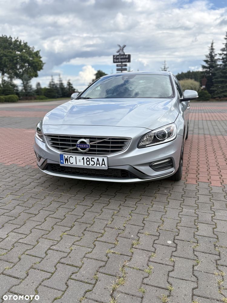 Volvo S60 T5 Drive-E Dynamic Edition (Kinetic) - 1