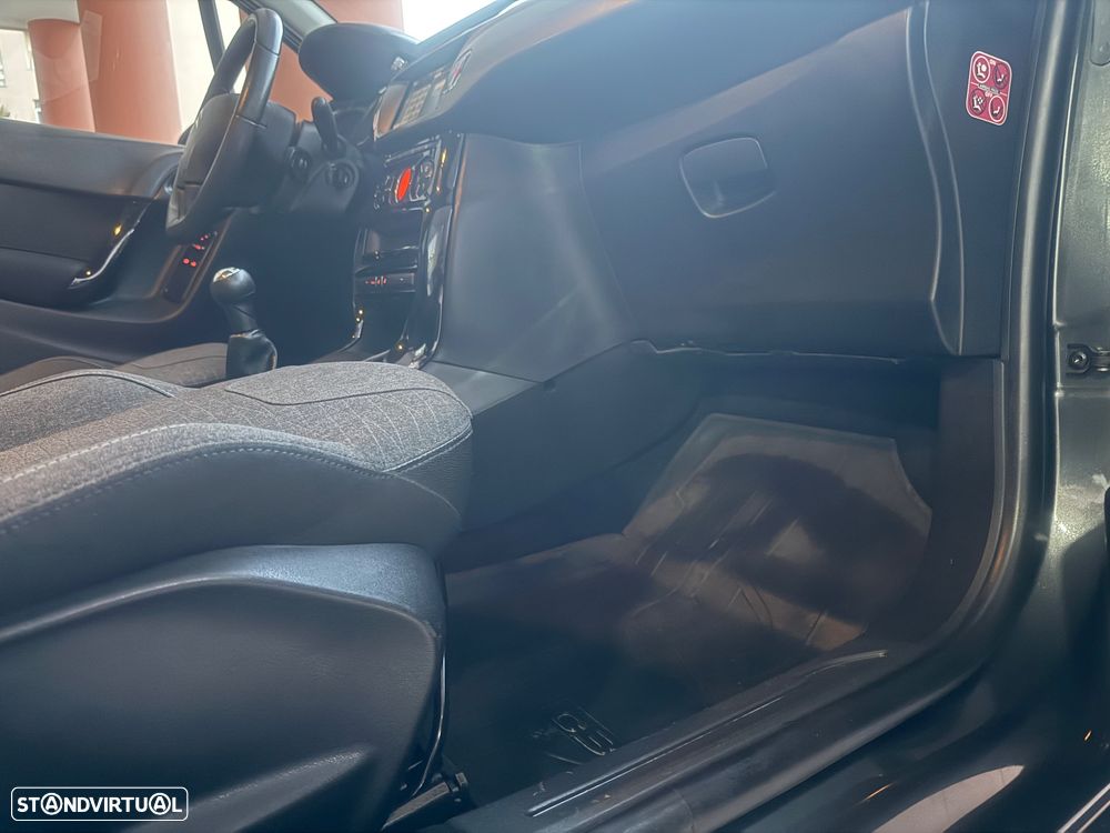 Citroën C3 1.6 BlueHDi Exclusive - 36