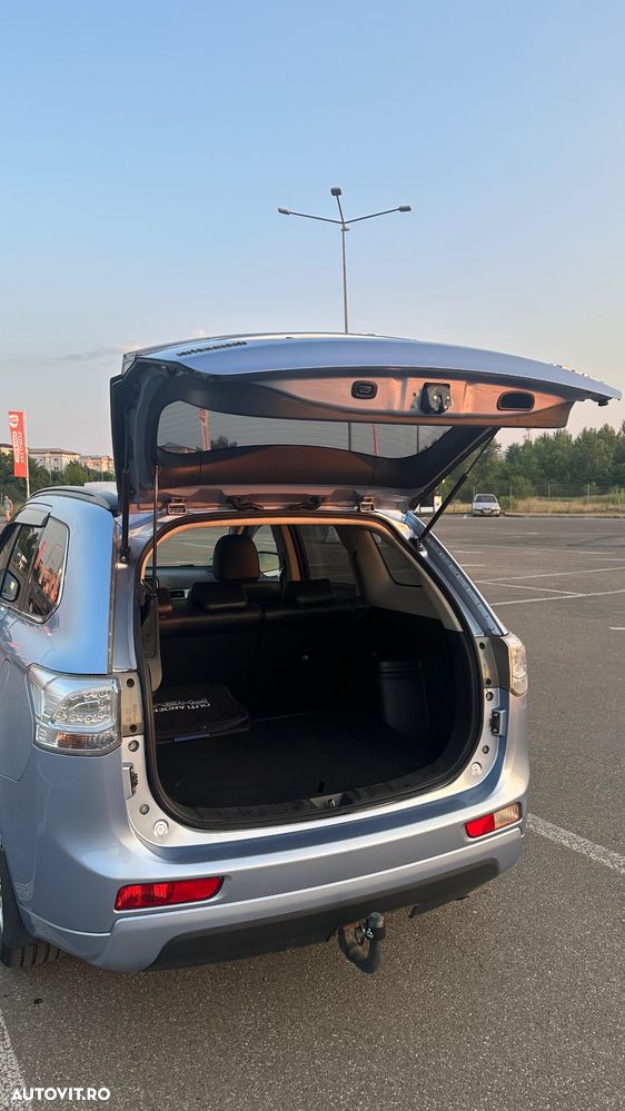 Mitsubishi Outlander - 5
