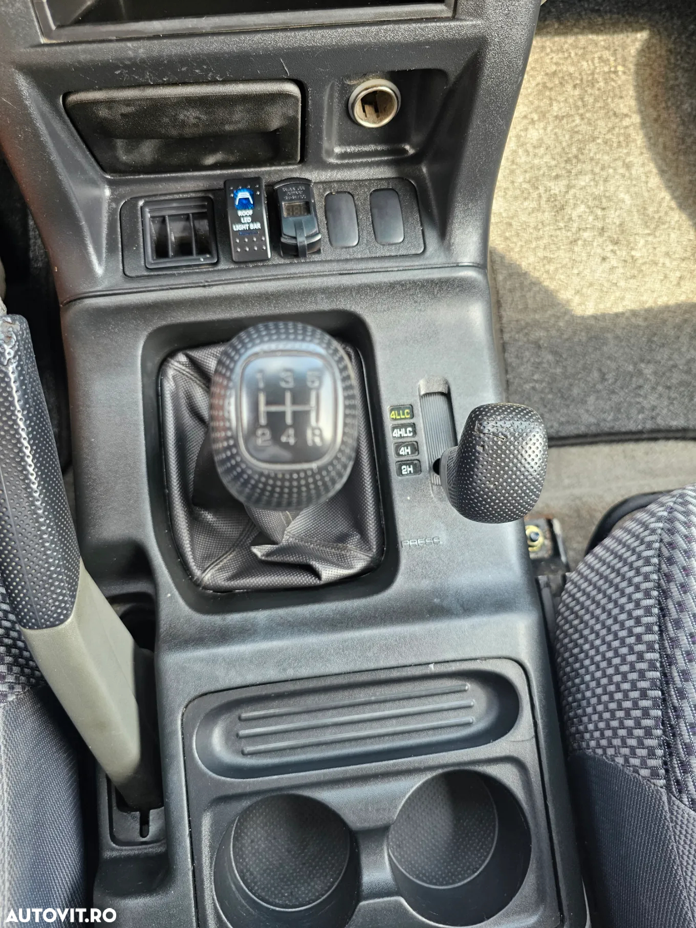 Mitsubishi Pajero - 5