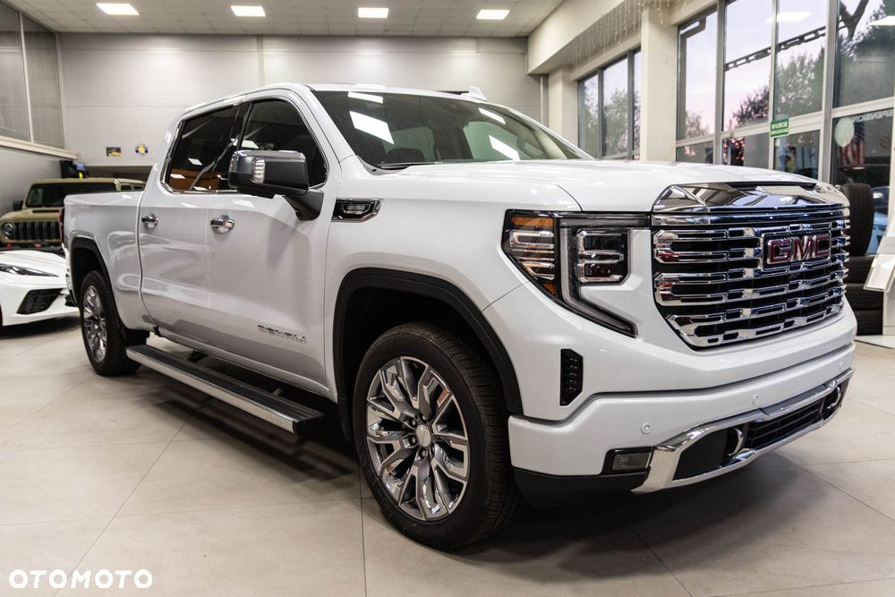 GMC Sierra - 2