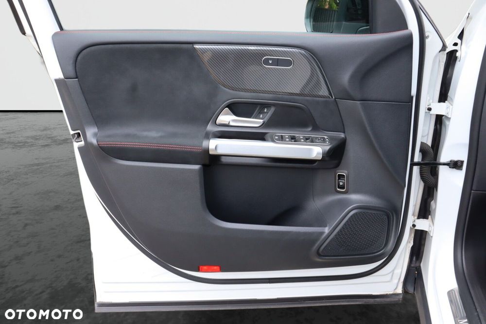 Mercedes-Benz GLB - 8