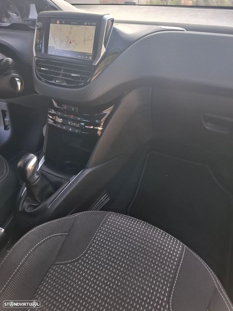 Peugeot 208 1.6 BlueHDi Style - 8