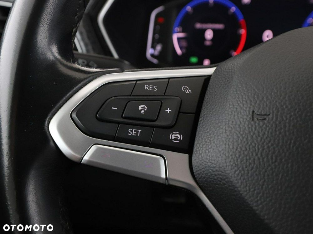 Volkswagen T-Cross - 33