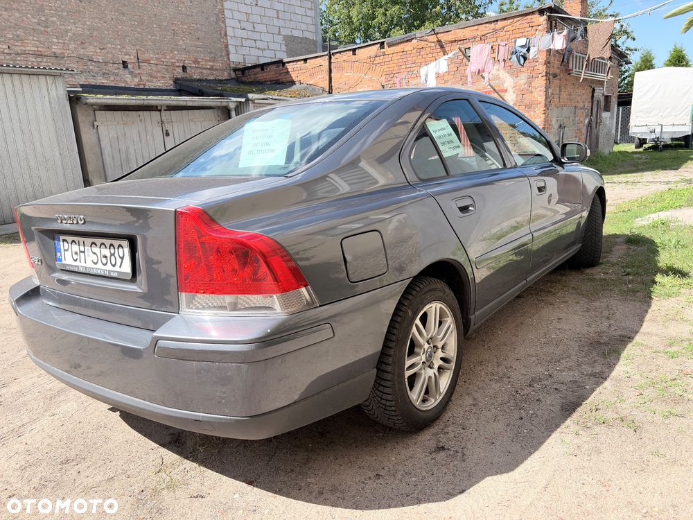 Volvo S60 2.4D Momentum - 1