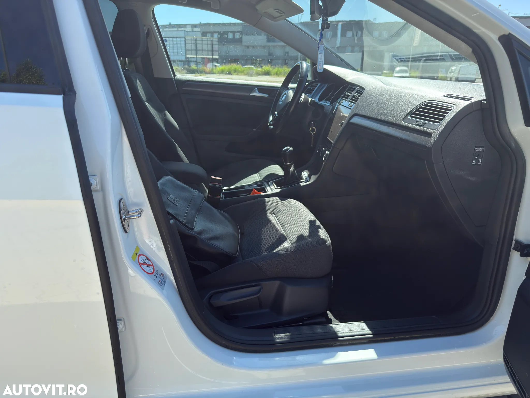 Volkswagen Golf 1.6 TDI Highline - 9