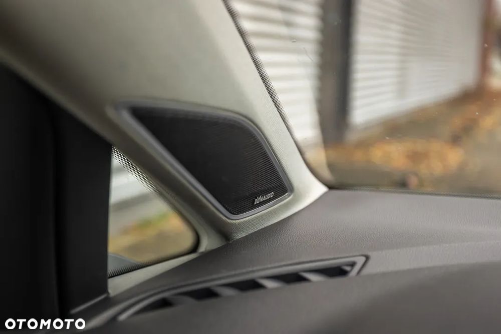 Volkswagen Golf 2.0 BlueTDI Cup - 31