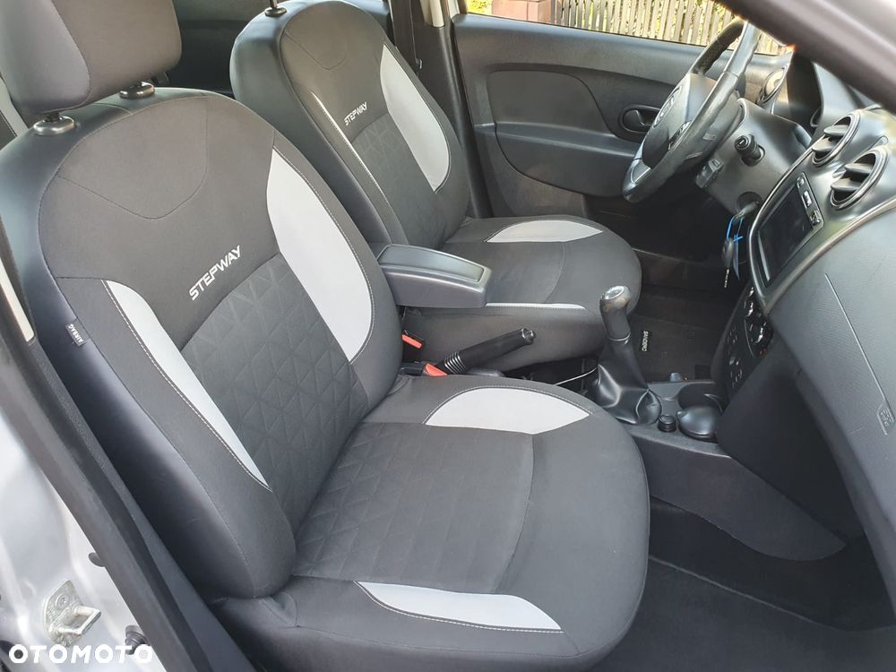 Dacia Sandero 0.9 TCe Laureate - 33