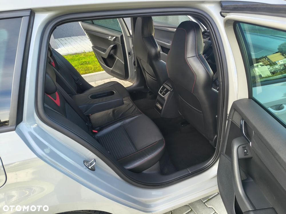 Skoda Octavia 2.0 TDI (Green tec) RS - 11