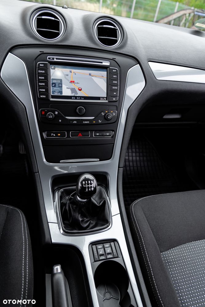Ford Mondeo 2.0 TDCi Trend - 36