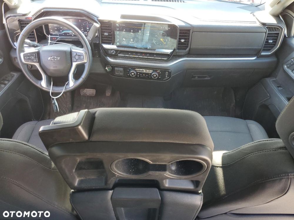 Chevrolet Silverado - 9