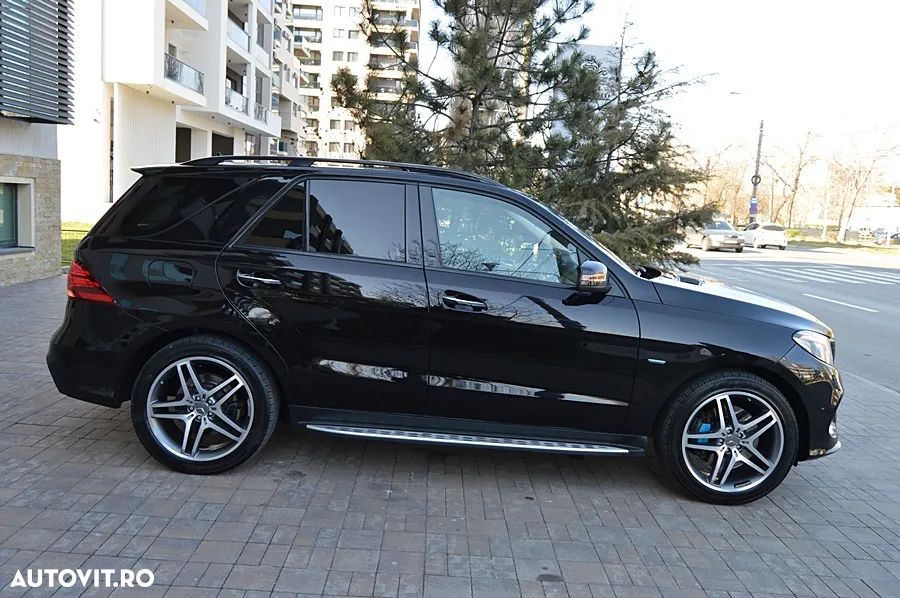 Mercedes-Benz GLE 500 e 4MATIC - 25