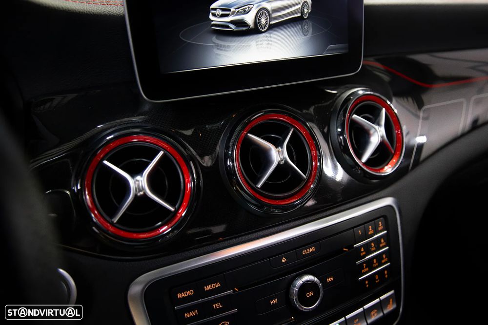 Mercedes-Benz CLA 45 AMG 4Matic Speedshift DCT 7G Night Edition - 10