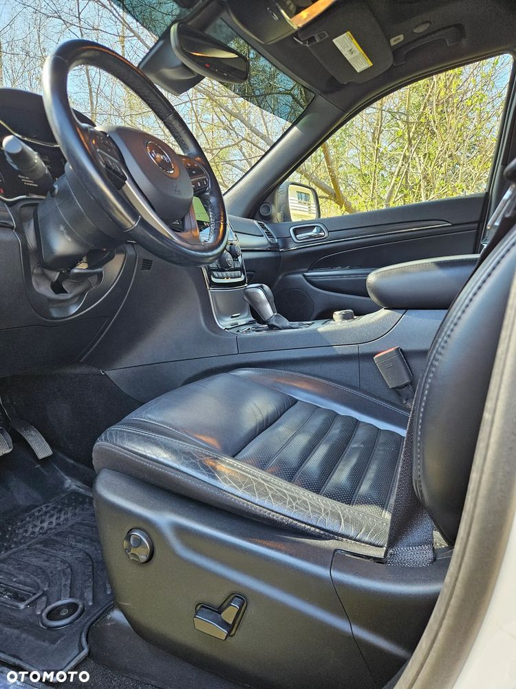 Jeep Grand Cherokee - 27