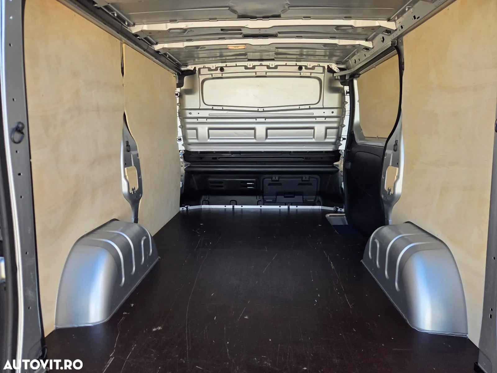 Renault New Trafic L1H1 - 12