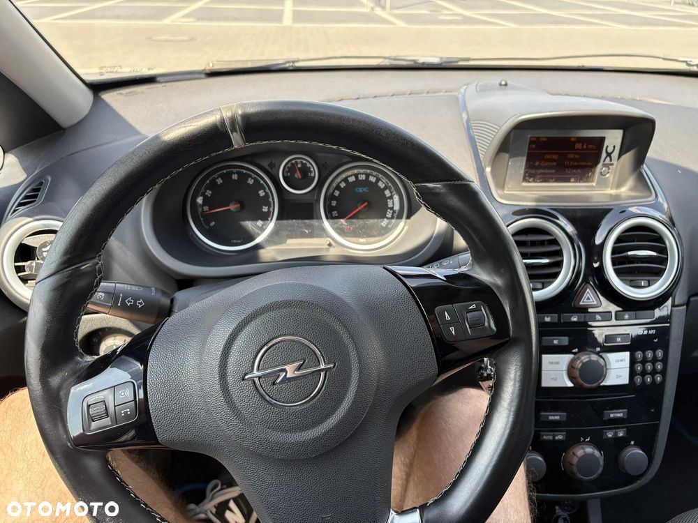 Opel Corsa 1.6T OPC - 16